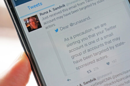 Twitter ร่วมขบวน ส่งข้อความเตือนผู้ใช้บางรายว่า “บัญชีของคุณอาจถูกโจมตีโดยศัตรูของรัฐบาล” twitter-state-sponsored-attack-alert