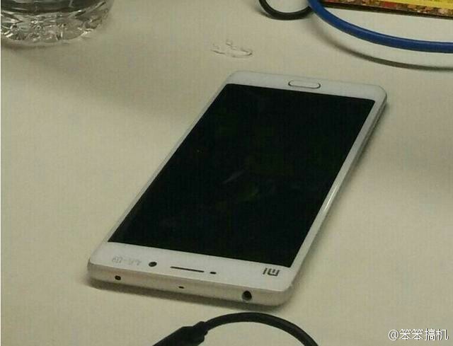 gsmarena 00111 | Flagship | หลุดภาพตัวเครื่อง Xiaomi Mi 5 อีกครั้งในเวอร์ชั่นสีขาว