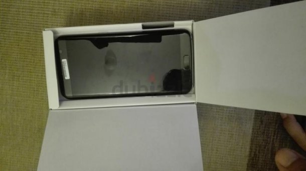 Purported-Galaxy-S7-Edge-leaks-in-Dubai-with-prices-and-box-contents