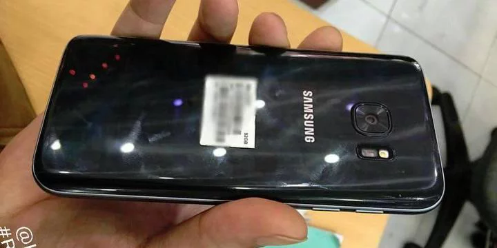 หลุดภาพด้านหลัง Samsung Galaxy S7 กล้องหลังไม่นูนออกมาและตัวเครื่องผลิตจากแม็กนีเซียม 1 leaked the first real photo of samsungs next galaxy phone 1 | Leak | หลุดภาพด้านหลัง Samsung Galaxy S7 กล้องหลังไม่นูนออกมาและตัวเครื่องผลิตจากแม็กนีเซียม