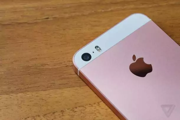 iphone-se-review-vpavic-verge-9.0