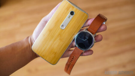 มาแล้ว! ราคา Moto ทั้งสามรุ่นอย่างเป็นทางการ และโปรโมชั่นที่โคตรกระชากวิญญาณสาวก Moto ซื้อเครื่องแถมนาฬิกา Moto 360 กันไปเลย