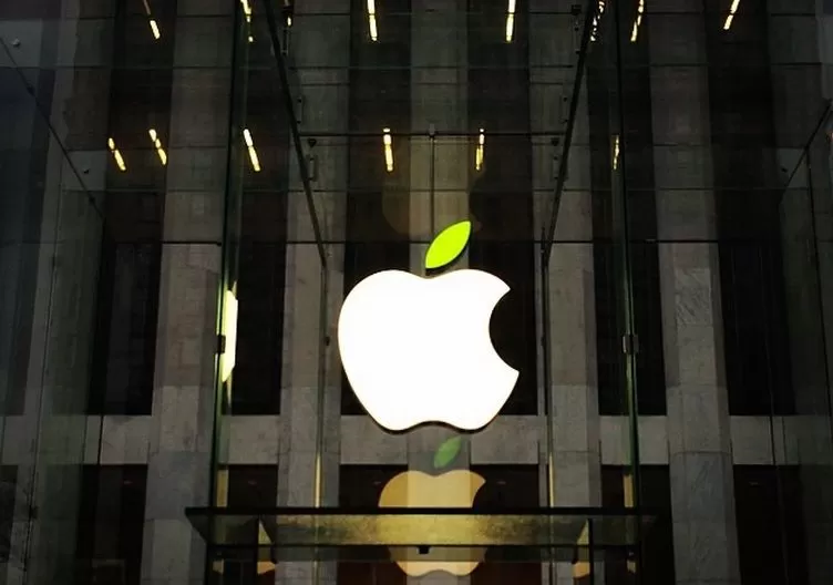 applestoreNYC | apple logo | Apple Store เปลี่ยนใบไม้ในโลโก้เป็นสีเขียว แคมเปญต้อนรับวัน Earth Day
