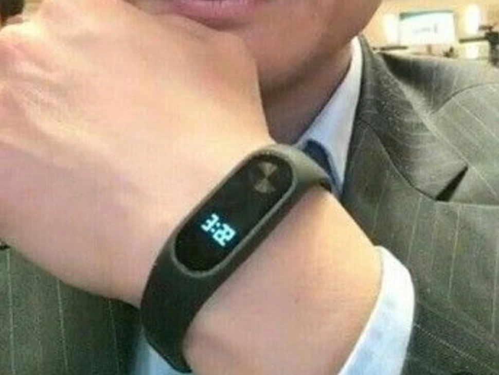 phpzgzrco | CEO | ดูกันชัดๆ CEO ของ Xiaomi โชว์ Mi Band ตัวใหม่ที่มาพร้อมหน้าจอแล้ว