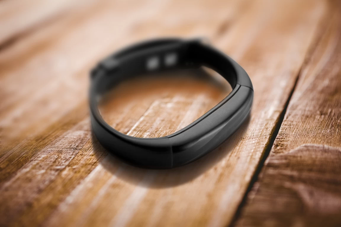jawbone up4 on woden table | Discontinue | Jawbone ไปต่อไม่ไหวเลิกผลิต Fitness tracker และลำโพงบลูทูธไปแล้ว