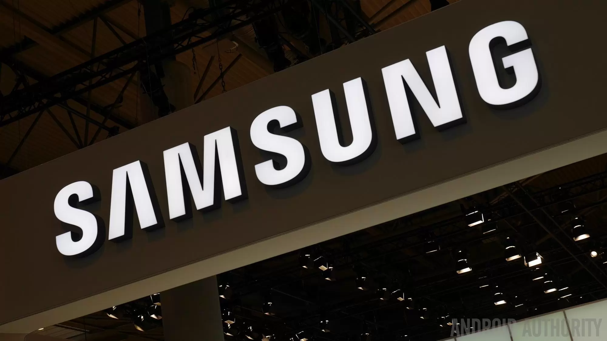 samsung logo mwc 2015 8 | Samsung‬ | เมื่อ Samsung Brand Shop แบนลูกค้าไม่ขายสินค้าให้ เพราะเคยโพสด่าในโซเชียลออนไลน์