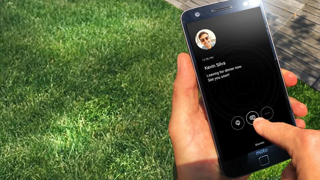 CqKgIuWXgAELbs3 | glance screen | Motorola เดือด!! ตั้งคำถาม Samsung 