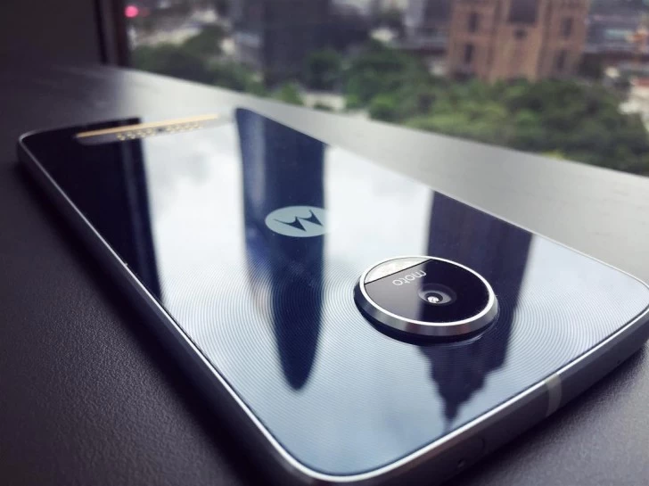 gsmarena 001 8 | Design | หลุดภาพเพิ่มเติมโฉมหน้า Moto Z Play เผยดีไซน์เหมือนรุ่นพี่เป๊ะๆ