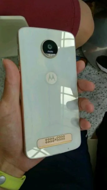 lenovo moto z play 1 | Design | หลุดภาพเพิ่มเติมโฉมหน้า Moto Z Play เผยดีไซน์เหมือนรุ่นพี่เป๊ะๆ