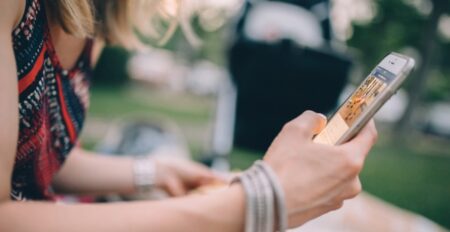 งานวิจัยชี้ ผู้ใช้ iPhone มีความซื่อสัตย์น้อยกว่าผู้ใช้ Android! iphone-user