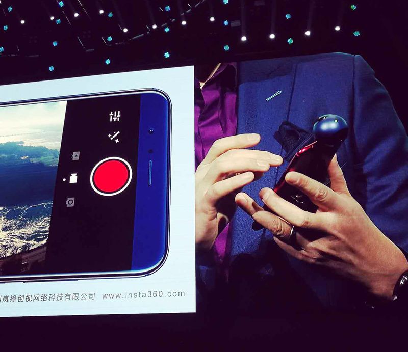 Huawei เปิดตัวกล้อง Honor VR ถ่ายได้ 360 องศาและทำวิดีโอไลฟ์ได้ 1 Ming_Zhao__President_of_Huawei_Honor_Business_Unit__holding_Honor_VR_Camera_close