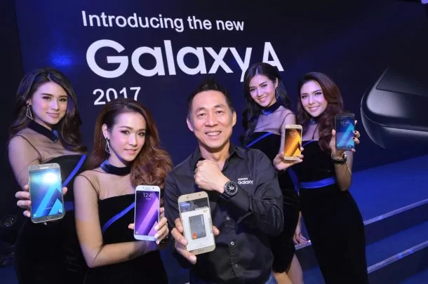 พรพระตั้ง นำทีมเปิดตัว กาแลคซี่ เอ 2017 ในงานโมบายล์ เอ็กซ์โป 2017 1 | galaxy a 2017 | [TME 2017] โปรโมชั่น Samsung ภายในงาน Mobile Expo และการเปิดตัว Galaxy A 2017 อย่างเป็นทางการ
