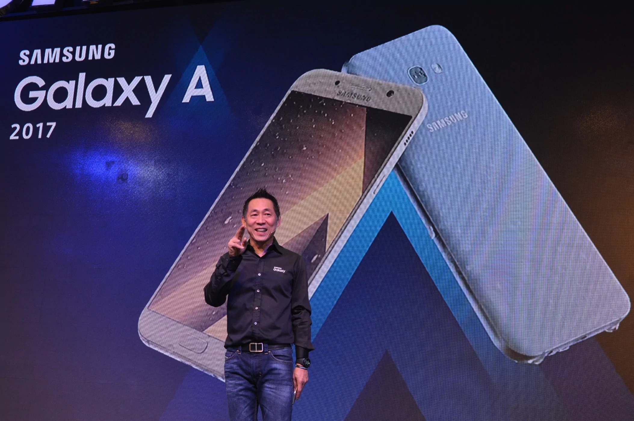 พรพระตั้ง นำทีมเปิดตัว กาแลคซี่ เอ 2017 ในงานโมบายล์ เอ็กซ์โป 2017 3 | galaxy a 2017 | [TME 2017] โปรโมชั่น Samsung ภายในงาน Mobile Expo และการเปิดตัว Galaxy A 2017 อย่างเป็นทางการ