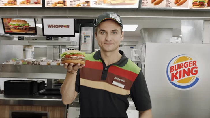 burger | Burger King | โดนแบน! Burger King เล่นแรง ยิงโฆษณาแฝงอุบายโชว์ความโง่ของอุปกรณ์ Google งานนี้ Google ไม่ฮาด้วย