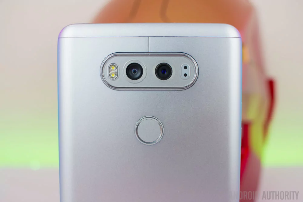 LG V20 review 10 | ‎LG | กล้องเทพ! LG V30 จะใช้กล้องคู่ รูรับแสงขนาด f/1.6 ใหญ่ที่สุดของกล้องสมาร์ทโฟนในขณะนี้ พร้อมเลนส์รับแสงแบบคริสตัล!