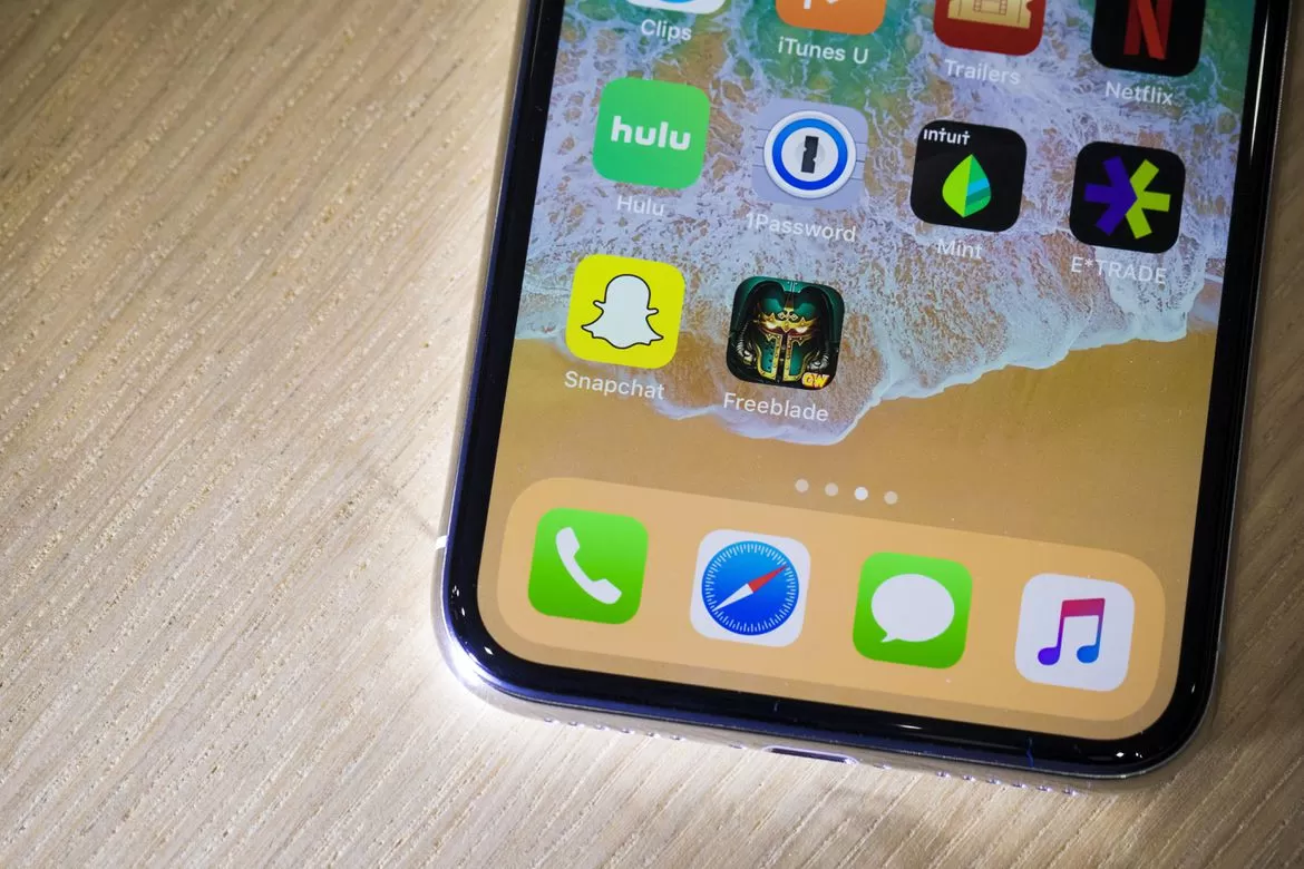 apple 091217 iphone | apple | ยิ่ง iPhone X ขายดีมากเท่าไร Samsung ก็ยิ่งได้รายได้มากขึ้นเท่านั้น ตกแล้วก็ได้ 3,688 บาทต่อ 1 เครื่องแบบชิวๆ!