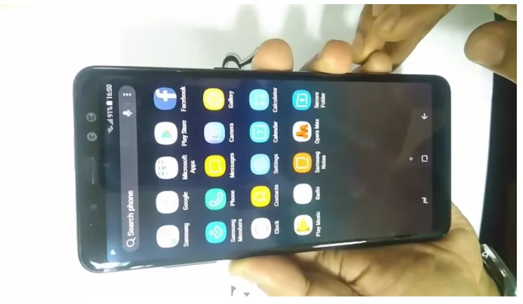 1 | Galaxy A8 | โชว์เครื่องพร้อมสเปคหลุด Galaxy A8+ (2018) สมาร์ทโฟนระดับกลางที่มาพร้อมหน้าจอไร้ขอบและกล้องหน้าคู่