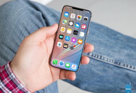 อัปเดตภาพเพิ่มเติมของ iPhone SE 2 ที่ยังคงเหมือนเดิมเพิ่มเติมคือจอแหว่ง