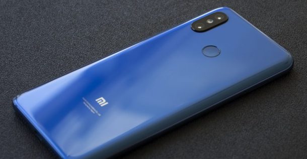 Xiaomi-Mi-8-blue