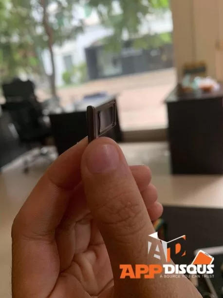 iphone max sim tray 5 | apple | มาดูภาพถาดซิมคู่ใน iPhone XS Max เครื่อง 256GB จากฮ่องกง