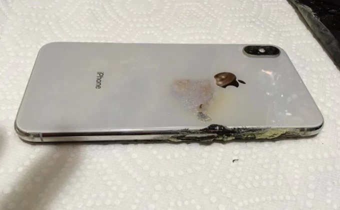 iPhone XS Max explosion back | iPhone XS | พบ iPhone XS Max ระเบิดครั้งแรกในรัฐโอไฮโอเหยื่อผู้เคราะห์ร้ายเตรียมฟ้องร้องดำเนินคดี
