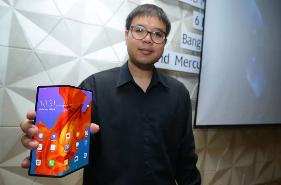 X | Huawei Mate X | เผยโฉม HUAWEI Mate X สมาร์ทโฟน 5G แบบพับหน้าจอได้ครั้งแรกในประเทศไทย