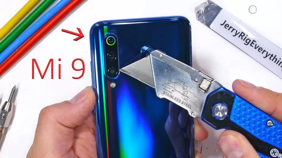 ชมผลทดสอบความทนทานของ Xiaomi Mi 9 ที่ทนกว่าที่คาดแต่เลนส์กล้องเป็นรอยง่าย ? 1 mi9 | Xiaomi Mi 9 | ชมผลทดสอบความทนทานของ Xiaomi Mi 9 ที่ทนกว่าที่คาดแต่เลนส์กล้องเป็นรอยง่าย ?