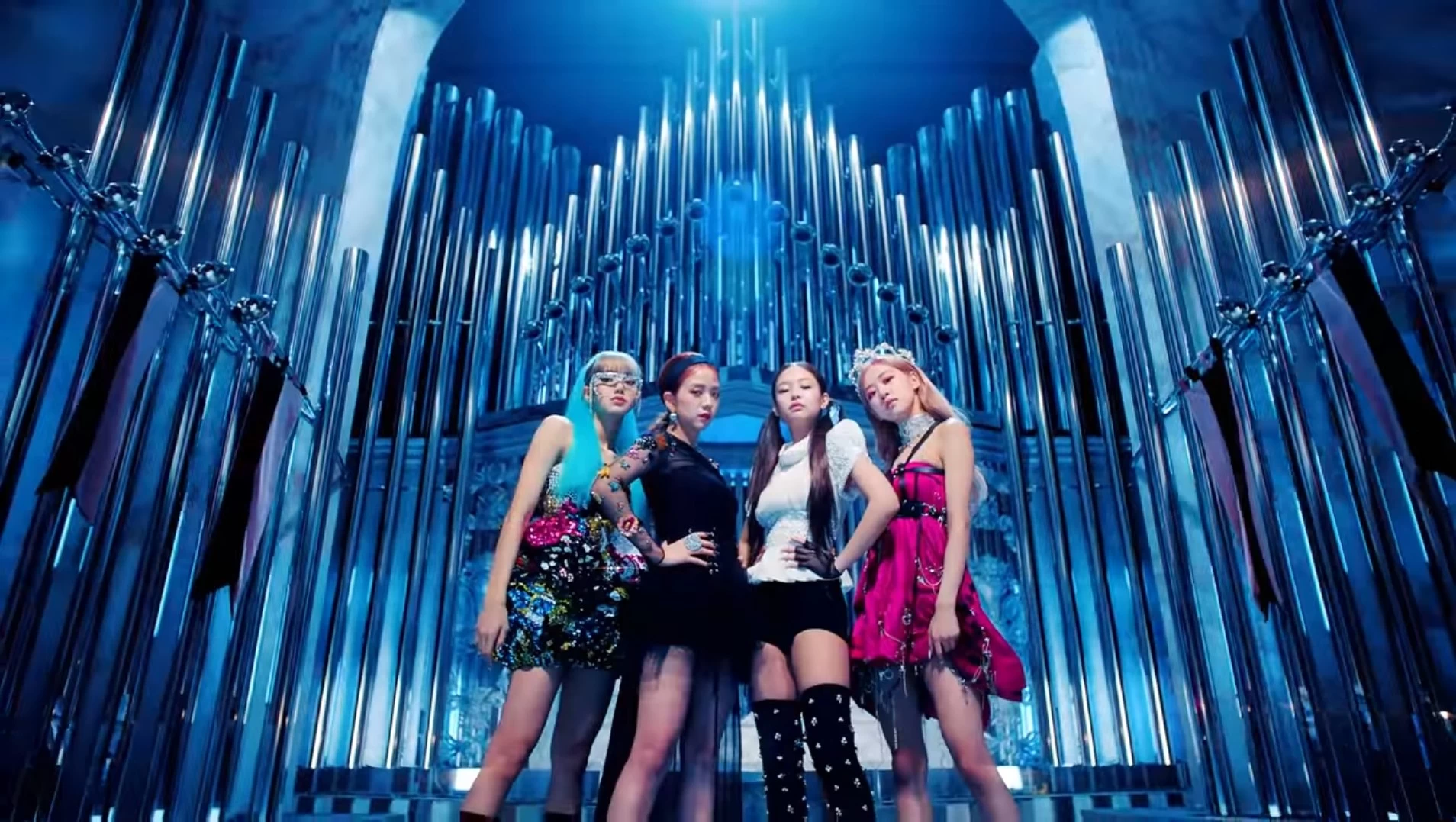 Screenshot 20190405 045935 YouTube 2 | Galaxy Buds | BLACKPINK ปล่อย MV ใหม่ Kill This Love ที่แอบ Tie-In ผลิตภัณฑ์ของ Samsung แบบเนียนๆ มาดูว่ามีตัวไหนบ้าง!!