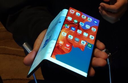 สมาร์ทโฟนพับจอได้ Huawei Mate X รุ่นต่อไปอาจวางขาย ครึ่งหลังของปี 2020