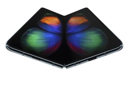 สมาร์ทโฟนพับจอ Galaxy Fold จะเปิดตัวพร้อมกับ iPhone 11 ในช่วงเดือน กันยายน