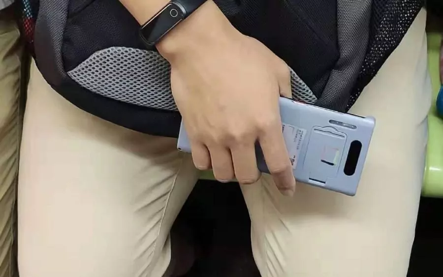 mate 30 1 | Huawei Mate 30 | หลุดภาพแอบถ่าย Huawei Mate 30 Pro ที่โชว์จอแบบขอโค้ง