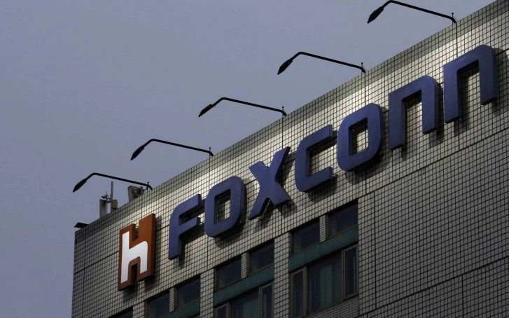 | Foxconn | Foxconn ละเมิดกฎหมายแรงงานของจีนเพื่อผลิต iPhone 11 ให้ทัน
