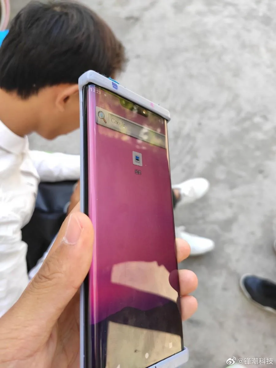 mate 30 p | Huawei Mate 30 Pro | พบภาพหลุดของ Huawei Mate 30 Pro ที่โชว์หน้าจอโค้งพร้อมรอยบาก