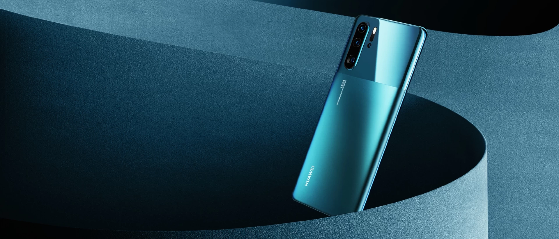 สวย และ ถูก! HUAWEI P30 Pro สีใหม่ Mystic Blue เอ็กซ์คลูซีฟที่ AIS Shop เท่านั้นในราคาเริ่มต้นเพียง 11,990 บาท 1 HUAWEI P30 Pro Mystic Blue Exclusive at AIS Shop 3 | Huawei | สวย และ ถูก! HUAWEI P30 Pro สีใหม่ Mystic Blue เอ็กซ์คลูซีฟที่ AIS Shop เท่านั้นในราคาเริ่มต้นเพียง 11,990 บาท