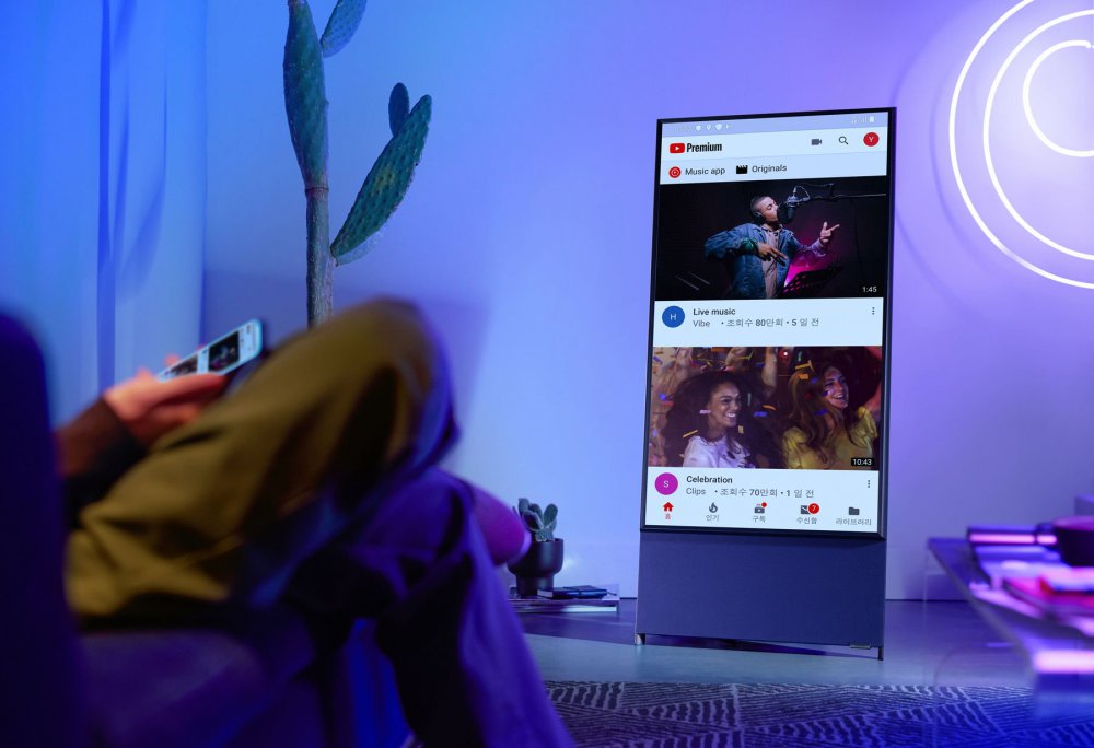 ชอบเล่นโซเชี่ยลนักใช่มั้ย หามาใช้เลย Samsung Sero ทีวีแนวตั้ง ไถฟีดเต็มตาคมชัดระดับ 4K