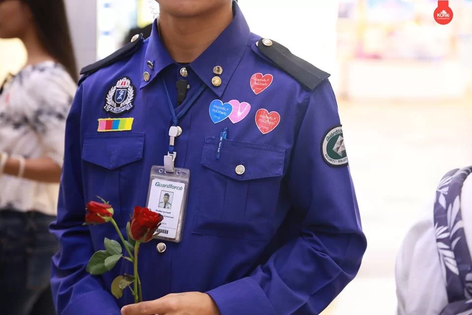 EQyfNEIUYAAZw9U | กำลังใจเต็มทวีต! ชาวเน็ตตื้นตันภาพตัวแทนเหล่าห้างดังร่วมยินดี งานเปิดห้าง Terminal21