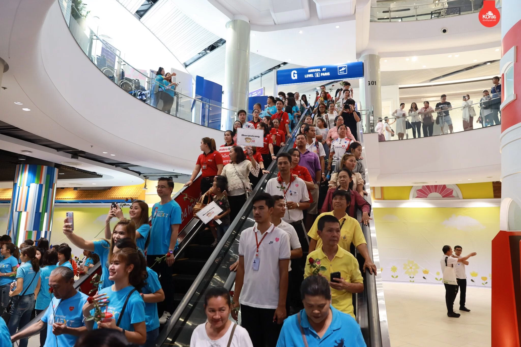 EQyfNEJUYAAAMn7 | กำลังใจเต็มทวีต! ชาวเน็ตตื้นตันภาพตัวแทนเหล่าห้างดังร่วมยินดี งานเปิดห้าง Terminal21