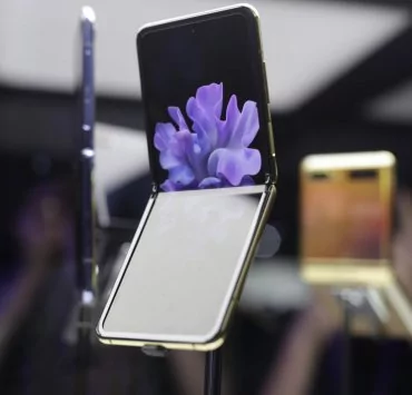 Z Flip | Galaxy Z Flip | Galaxy Z Flip teardown แกะเครื่องจอพับได้ล่าสุดของ Samsung ข้างในออกแบบอย่างไร มาดูกัน
