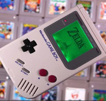 gameboy 99 | Nintendo | ซาบซึ้ง นินเทนโด ส่งเครื่อง Gameboy เครื่องใหม่ไปให้คุณยายวัย 95 ปี เพราะของเดิมพัง