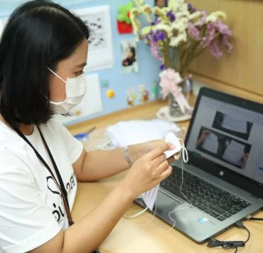 200319 Pic 07 Aunjai Asa Mask DIY | AIS | AIS ชวนพนักงานทำหน้ากากอนามัย DIY ส่งมอบเป็นกำลังใจให้บุคลากรทางการแพทย์