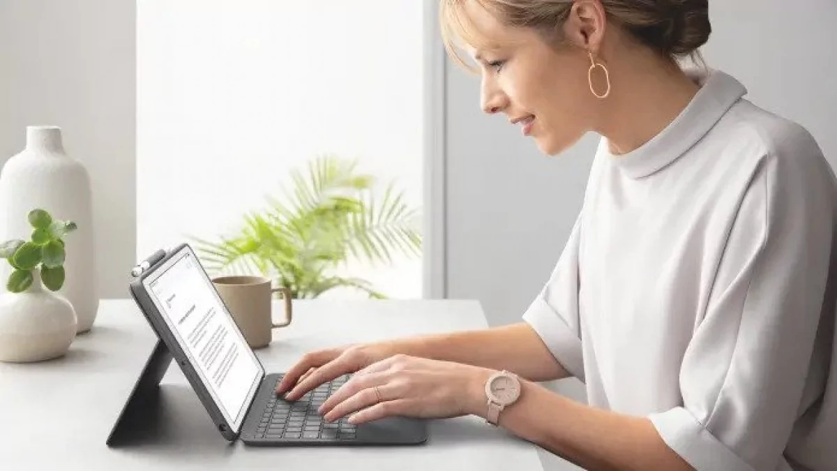 gsmarena 003 1 | apple | Logitech เปิดตัวคีย์บอร์ดมี Trackpad สำหรับ iPad ในราคาที่ถูกกว่าครึ่งของ Apple!