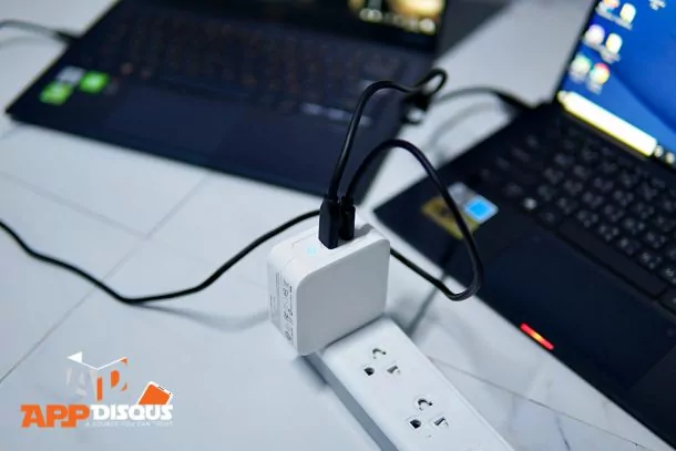 Choetech 100W USB Type CDSC05313 | 100W USB-C | ที่ชาร์จไฟระดับท็อป ไฟโหดแต่จิ๋วแจ๋ว CHOETECH 100W USB-C มาพร้อม PD สองพอร์ต ชาร์จโน๊ตบุ๊คสองเครื่องพร้อมกันก็ยังไหว