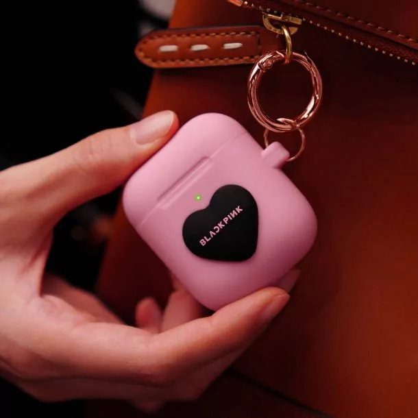 191 1 | AirPods | ให้ไวก่อนหมด! True จัดให้! เคส AirPods ลิขสิทธิ์แท้ Blackpink Limited Edition พิเศษ 990 บาท จาก 2,190 ลูกค้าทรูใช้ 100 ทรูพอยท์ลดได้อีกเหลือ 840 บาท