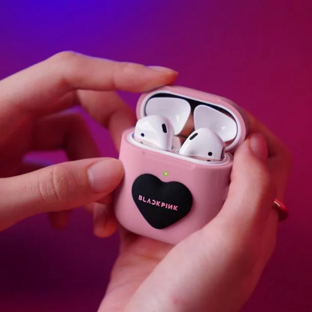 191 2 | AirPods | ให้ไวก่อนหมด! True จัดให้! เคส AirPods ลิขสิทธิ์แท้ Blackpink Limited Edition พิเศษ 990 บาท จาก 2,190 ลูกค้าทรูใช้ 100 ทรูพอยท์ลดได้อีกเหลือ 840 บาท
