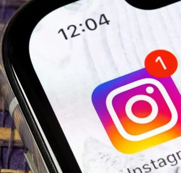 Private Instagram Stories | instagram | พบ Instagram แอบใช้งานกล้องของ iPhone โดยไม่ขออนุญาต