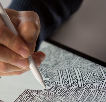 apple pencil | apple | Apple Pencil รุ่นใหม่อาจดึงสีจากวัตถุในโลกความเป็นจริงมาใช้ได้เลย