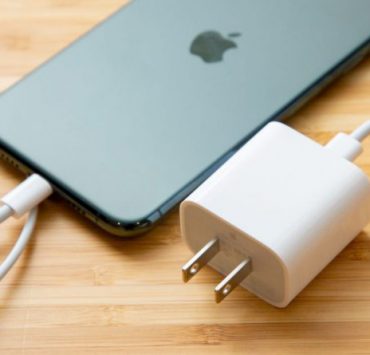 No you dont want a charger with your Iphone 12 796x445 1 | apple | ข่าวลือยังย้ำ Apple จะไม่แถมหูฟังและอะแดปเตอร์ใน iPhone 12