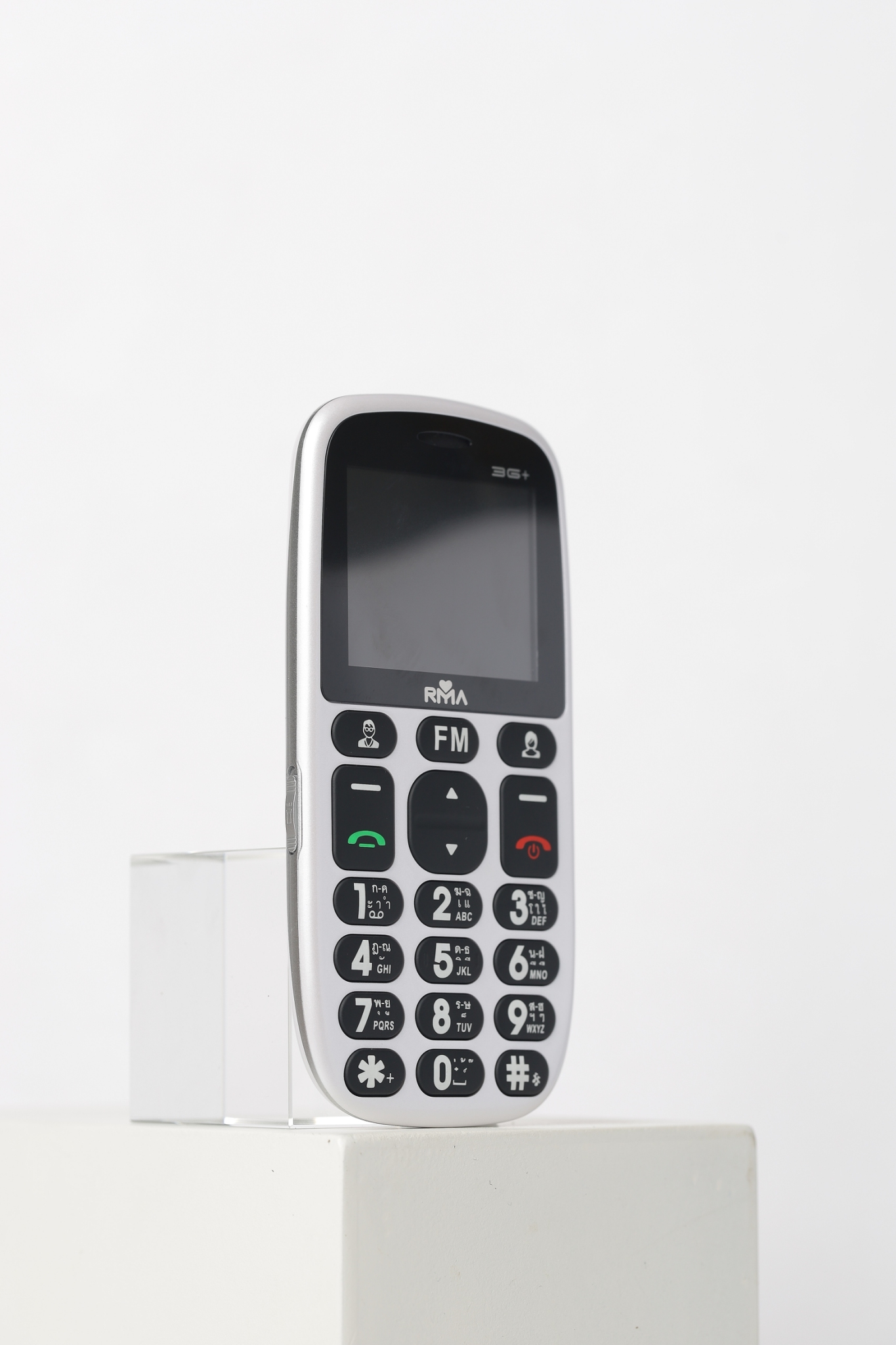 RMA 3G ขาว ด้านหน้า | มือถือผู้สูงอายุ | อาม่า 3G+เอาใจคนสูงวัยในราคา 1,490 บาท เน้นปฏิบัติการ SOS ขอความช่วยเหลือผ่านมือถือ