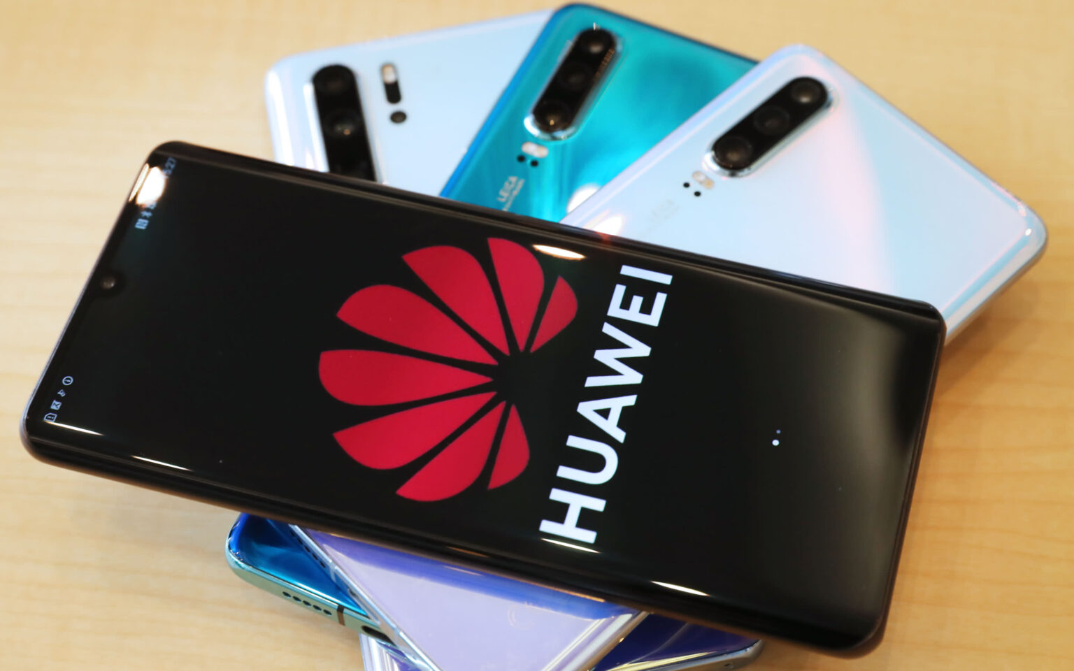 Samsung และ LG กำลังจะหยุดขายจอแสดงผลให้กับ Huawei