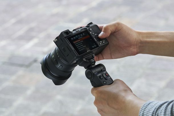 A7C Grip | Alpha 7C | โซนี่ไทย เปิดจองกล้อง Alpha 7C กล้องฟูลเฟรมที่เล็กที่สุด และเบาที่สุดในโลก